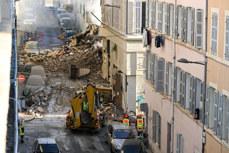 DESET LJUDI i dalje pod ruševinama dvije zgrade u Marseju!