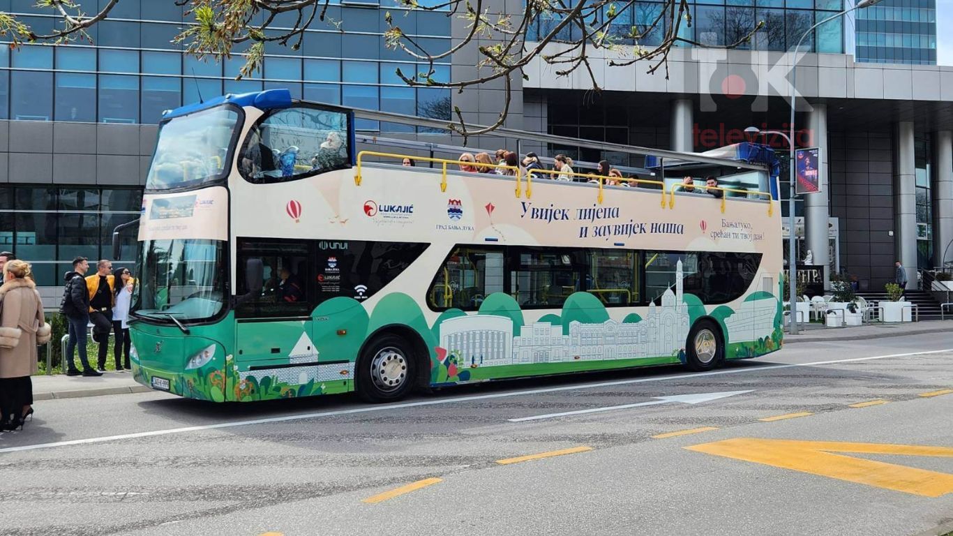 PRVA VOŽNJA PANORAMSKIM AUTOBUSOM! Atrakcija na ulicama Banjaluke!