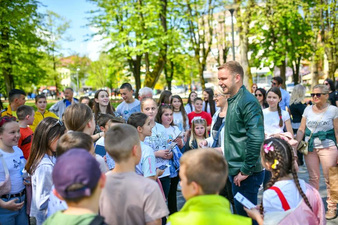 BESKRAJNA RADOST NAJMLAĐIH! Banjalučki osnovci uživali u teniskom selu