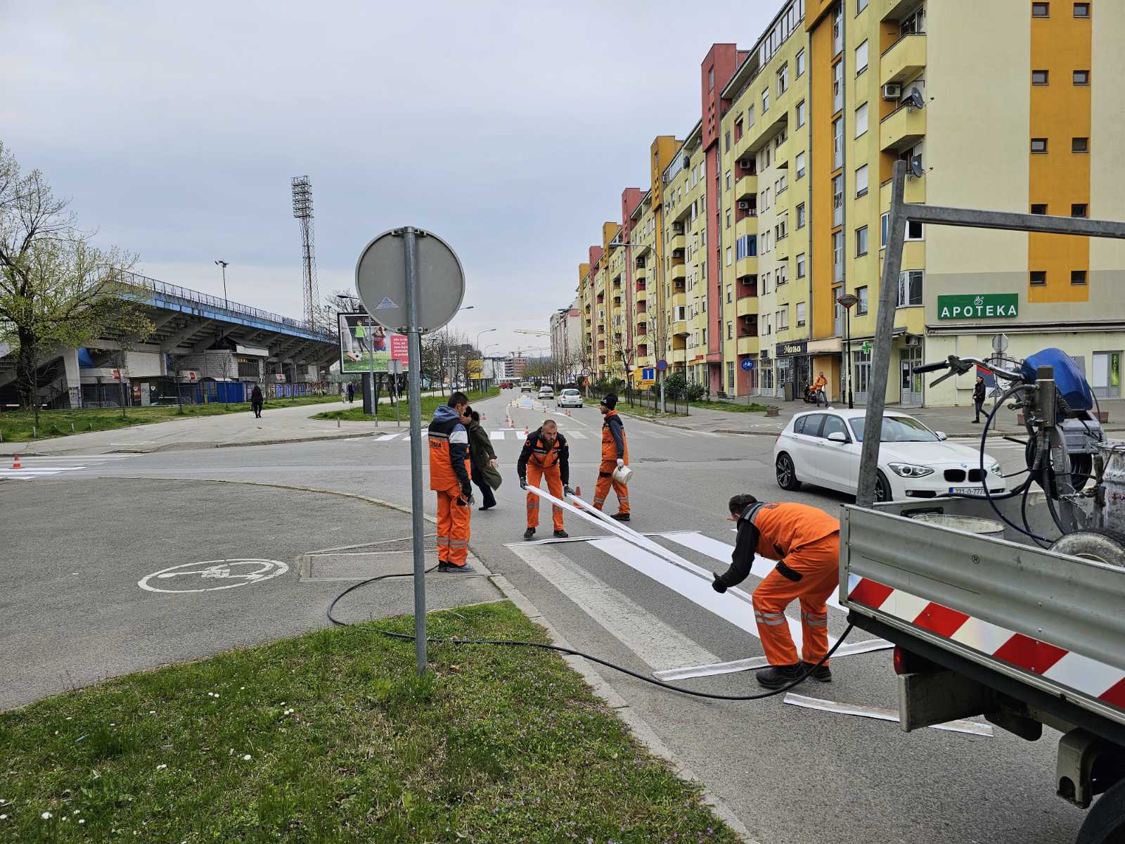 U toku iscrtavanje saobraćajne signalizacije na području cijelog grada