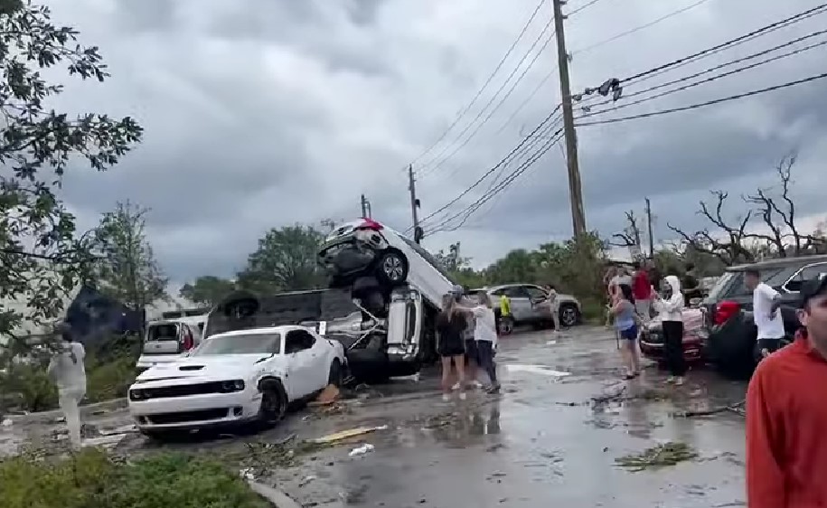 HAOTIČNE SCENE NA FLORIDI! Tornado opustošio jug države