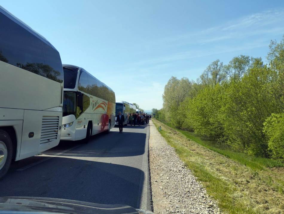 Stotine đaka nije stiglo do Donje Gradine zbog loše organizacije