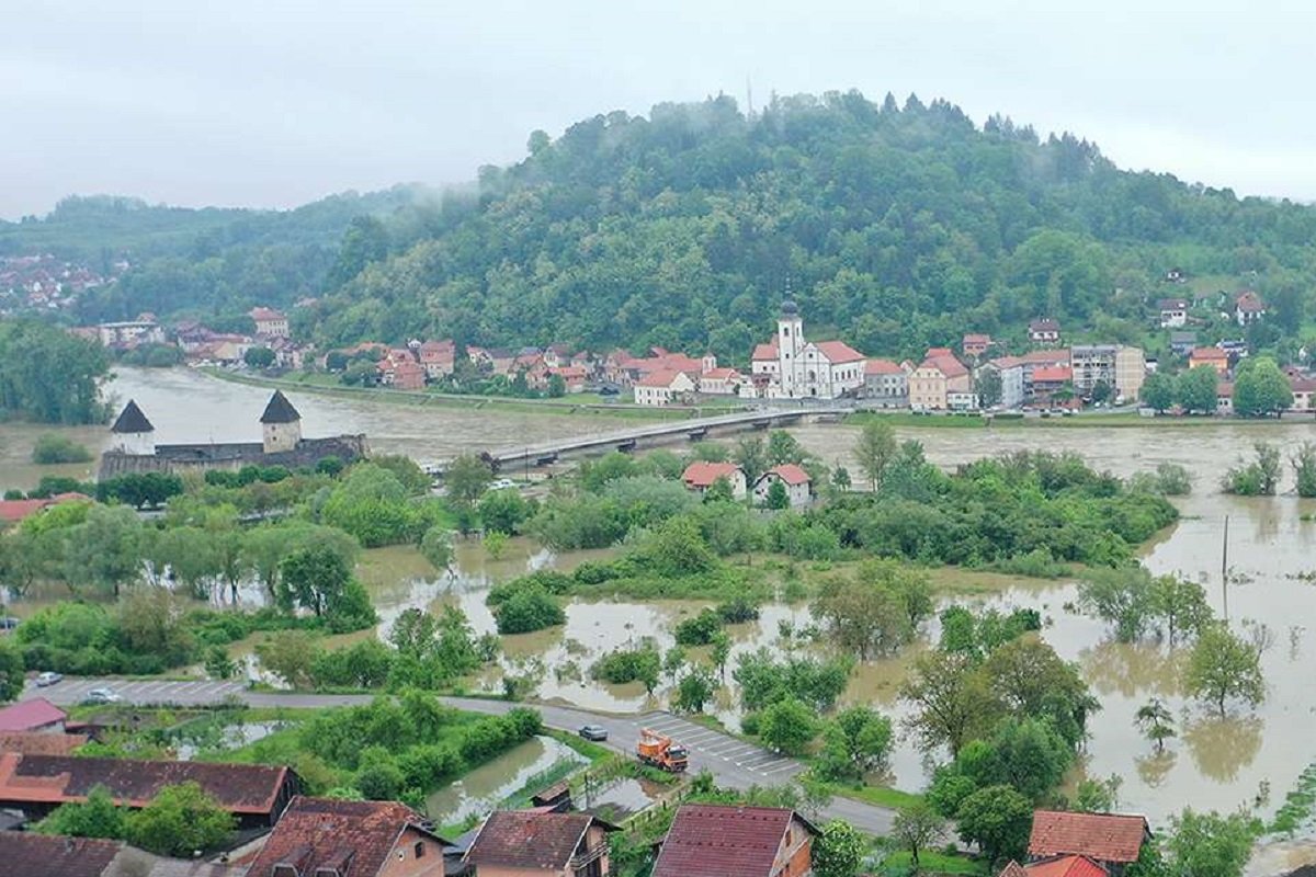 Obustava nastave u Kostajnici