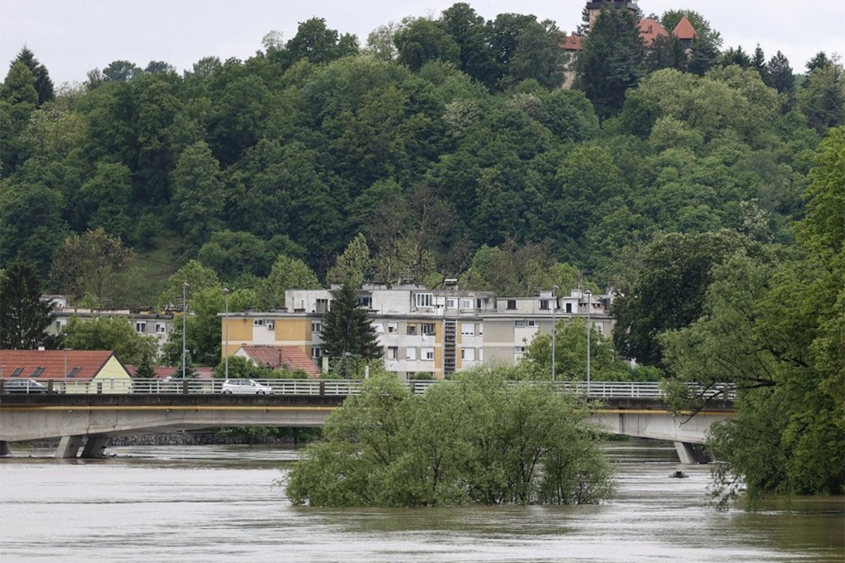 Vanredna situacija u Petrinji i Sisku, očekuje se porast Kupe do 10 metara