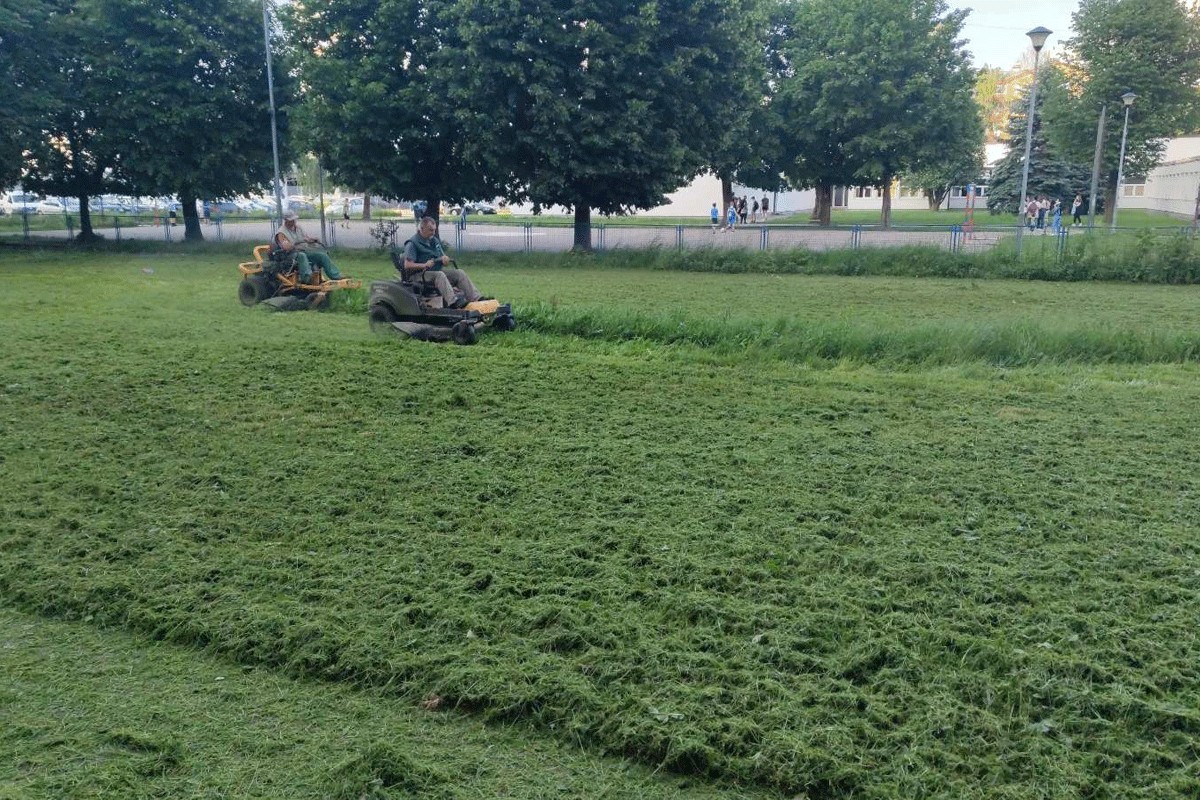 NAKON KIŠOVITIH DANA Intenzivirano košenje na području Banjaluke