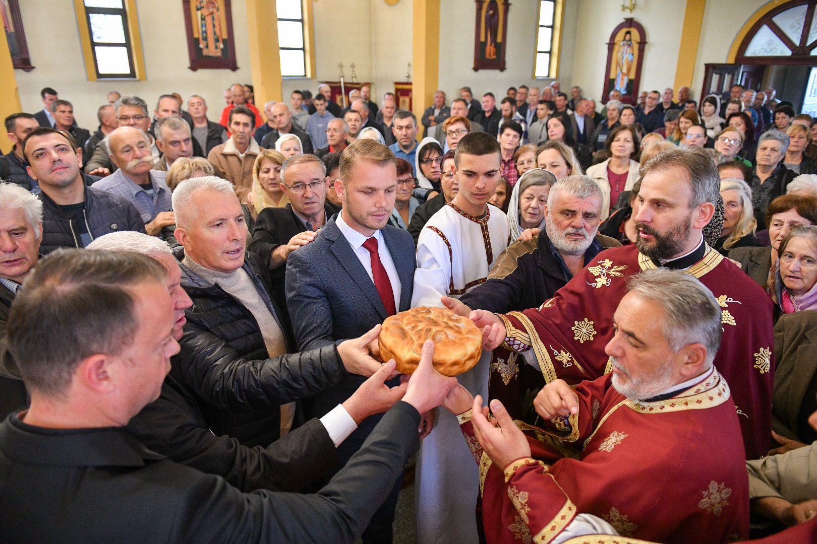 KUM KRSNE SLAVE Gradonačelnik prisustvovao molitvi povodom praznika Svetog Vasilija Ostroškog u Hramu u Priječanima