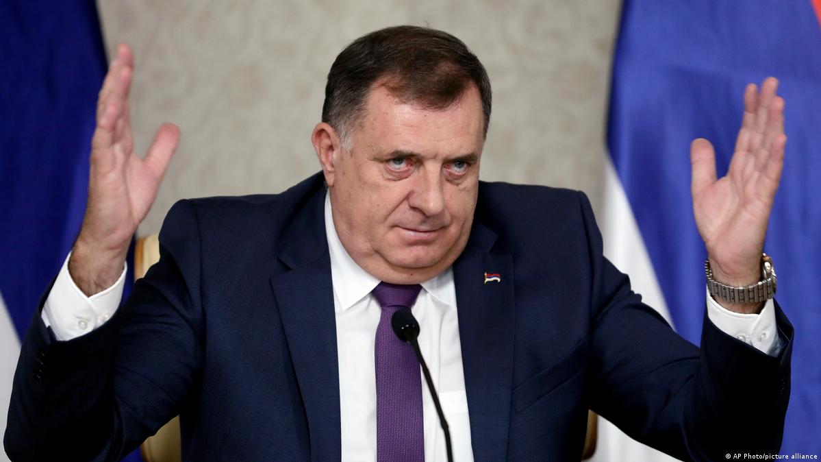 “Ako je ludilo, neka bude totalno” Dodik traži da mu se sudi u kafani