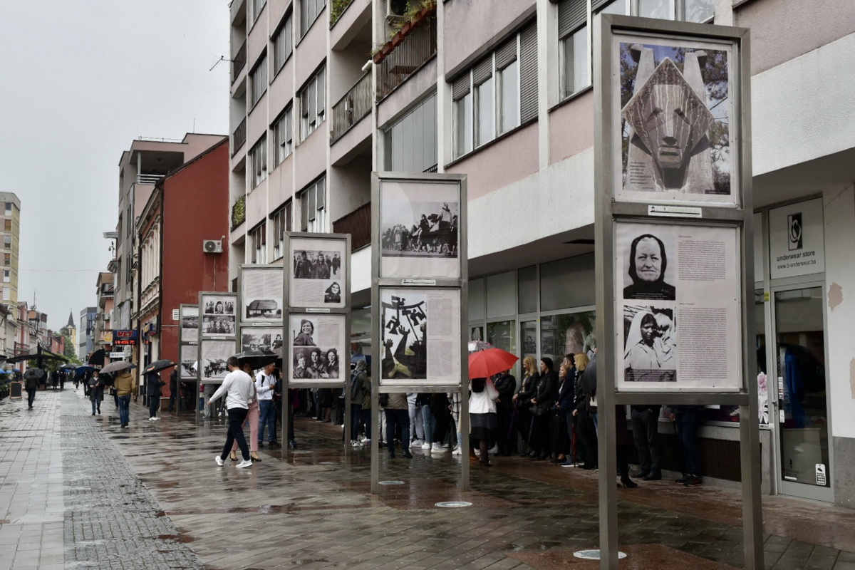 Pod nazivom “U borbi rođene”: Otvorena istorijska izložba o ženama Kozare