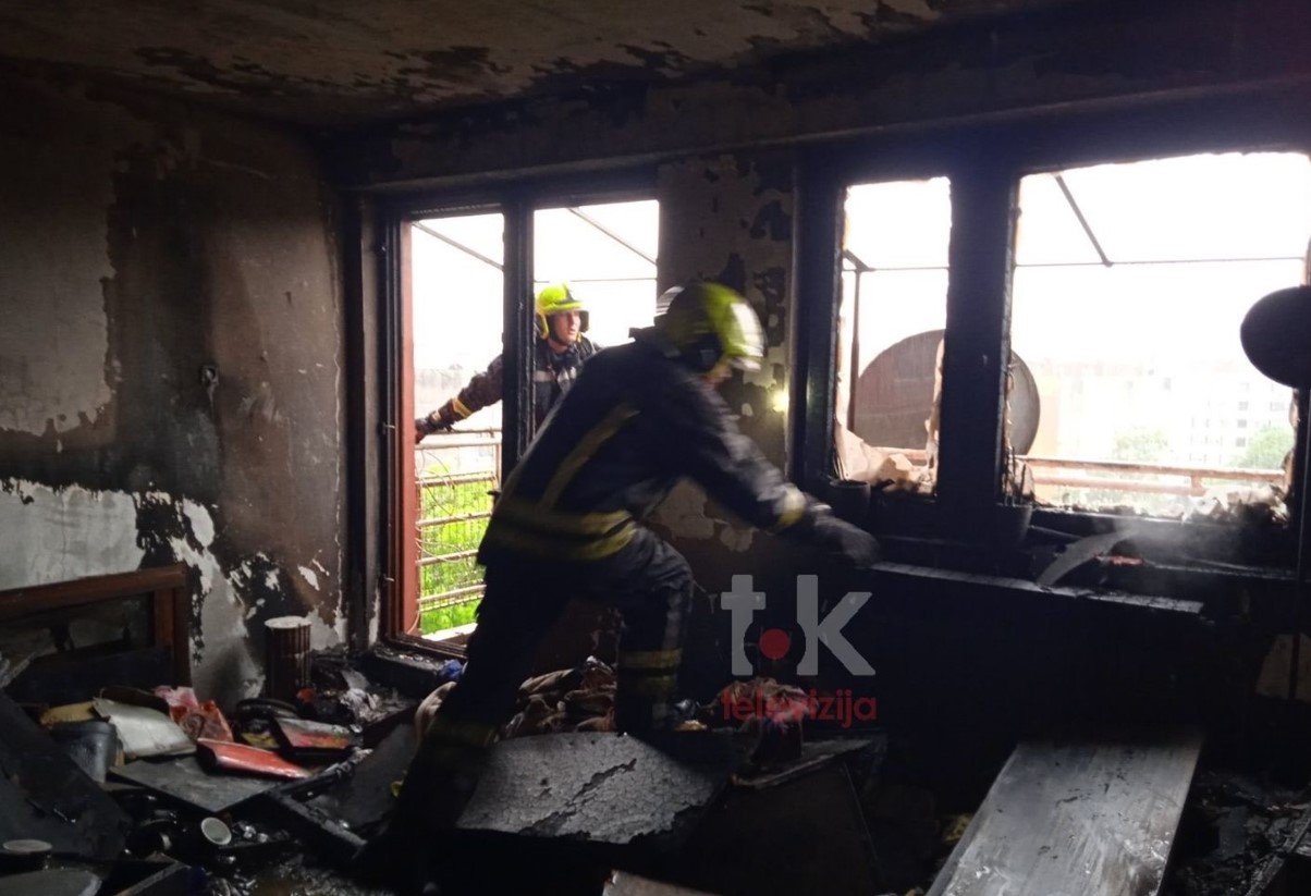 BANJALUČKI VATROGASCI SPASILI jednu osobu, jedan vatrogasac lakše povrijeđen