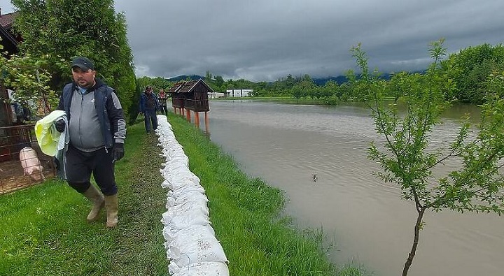 KRITIČNO U BIHAĆU! Una na 11 centimetara od rekordnog vodostaja