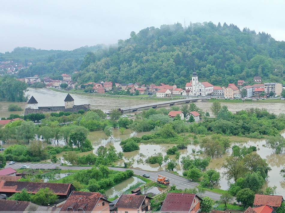 Poplavljene kuće i pomoćni objekti: Kostajnica proglasila vanredno stanje