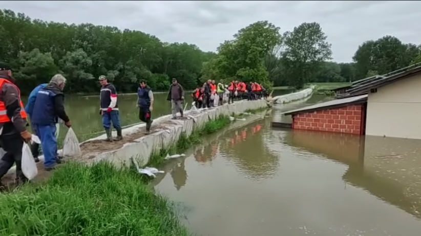 Popustio savski nasip u Sisku (VIDEO)