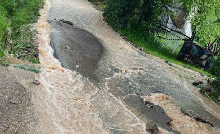 PUNE RUKE POSLA Vatrogasci imali 16 intervencija ispumpavanja vode iz podruma i kuća (VIDEO)