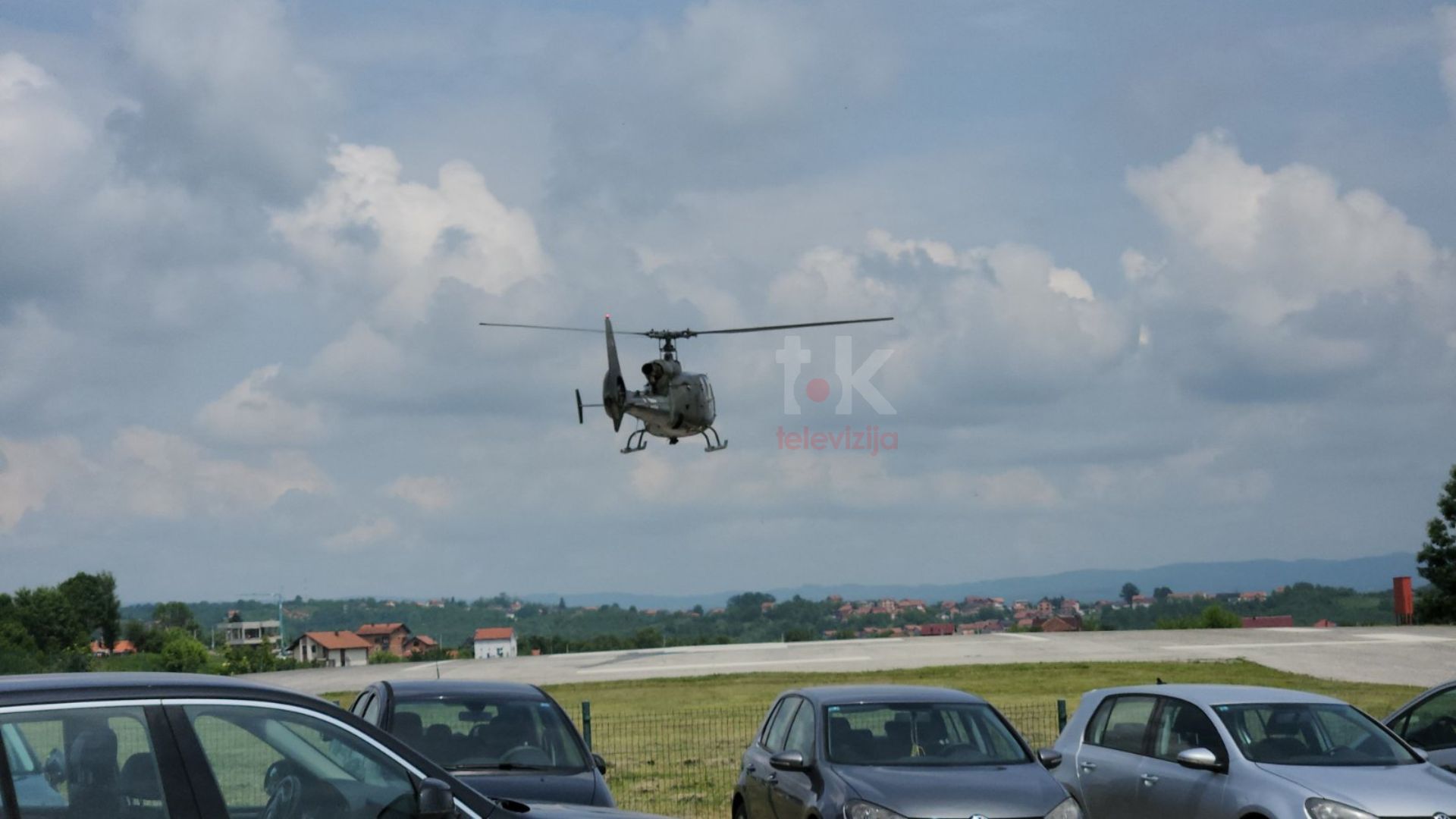 NADLIJEĆU BANJALUKU Helikopter Oružanih snaga BiH izvršio čudnu operaciju kod UKC-a Srpske (VIDEO)