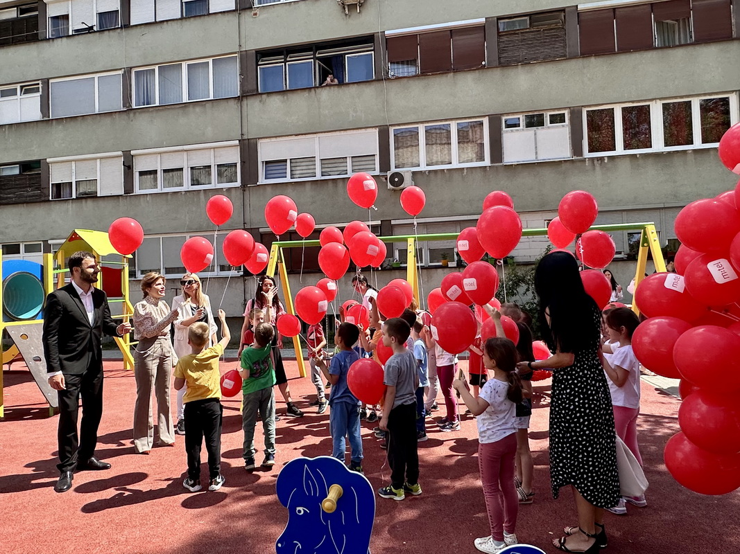 Prijedor: M:tel donirao dječije igralište