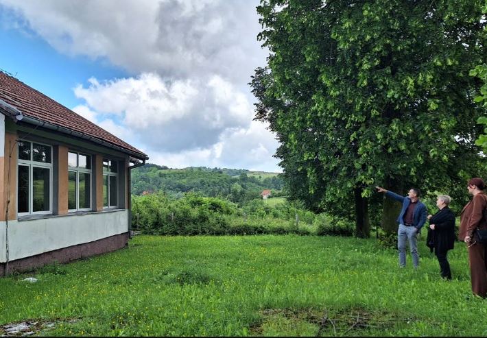 Oštećena učionica: Predstavnici Grada obišli školu u Pavićima