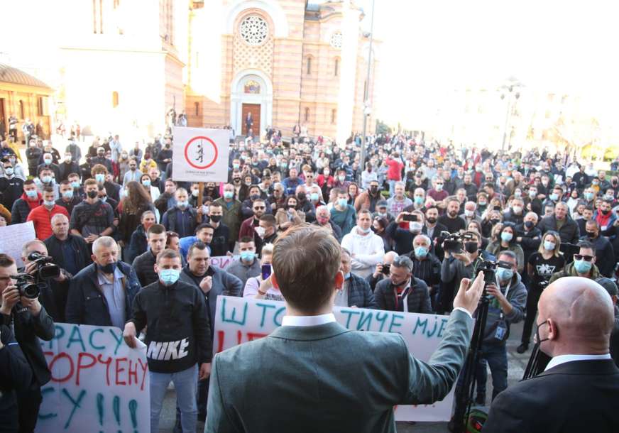 Protest ispred Gradske uprave u 12 časova, PRENOS UŽIVO NA TOK TV