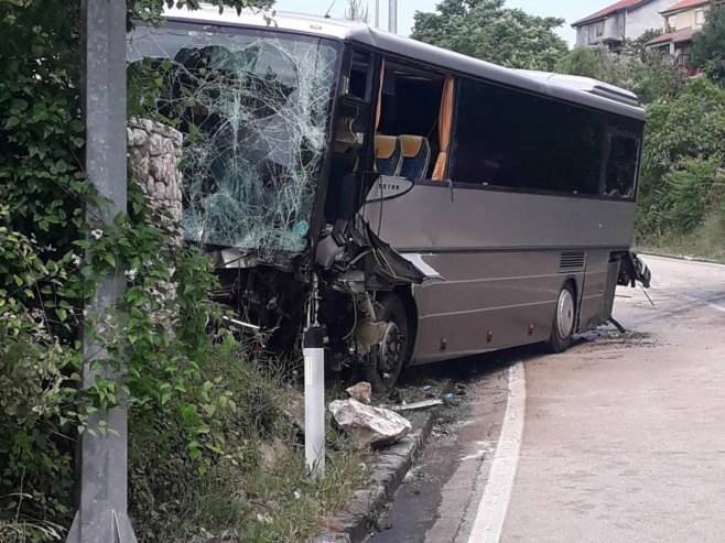 Radnici škole u Banjaluci doživjeli nesreću kod Trebinja: “Povrijeđene transportuju helikopterom”