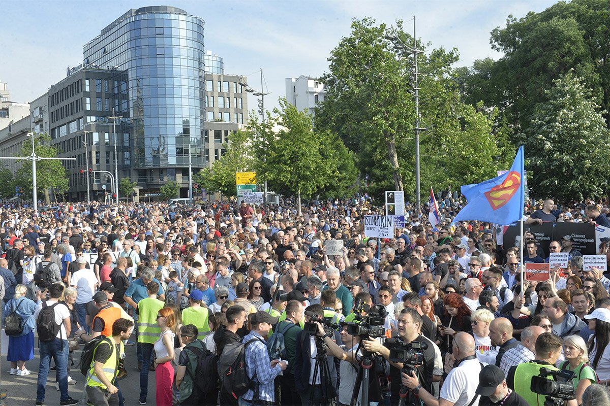 Peti protest “Srbija protiv nasilja”: “18 udaraca za 18 života”