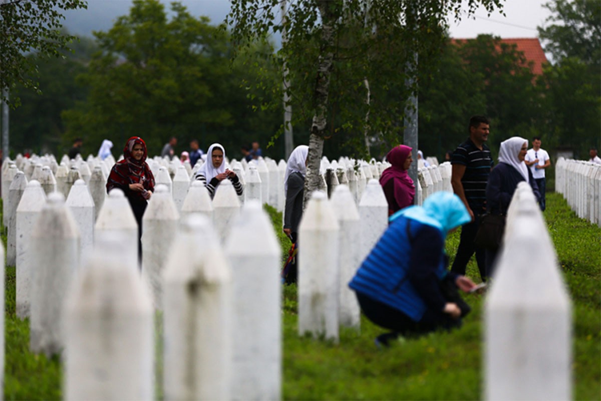 Obilježavanje 28 godina od zločina u Srebrenici: Sahrana 30 žrtva u Memorijalnom centru