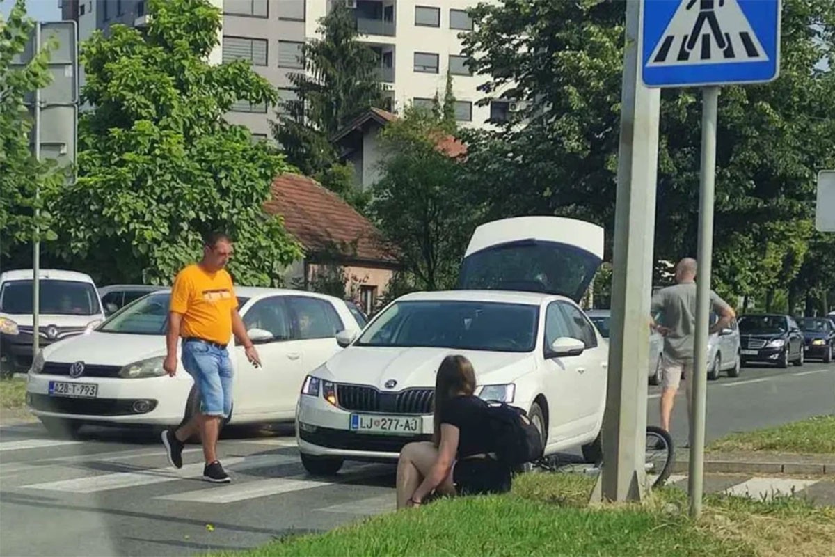 Djevojku u Banjaluci udarila škoda slovenačkih tablica