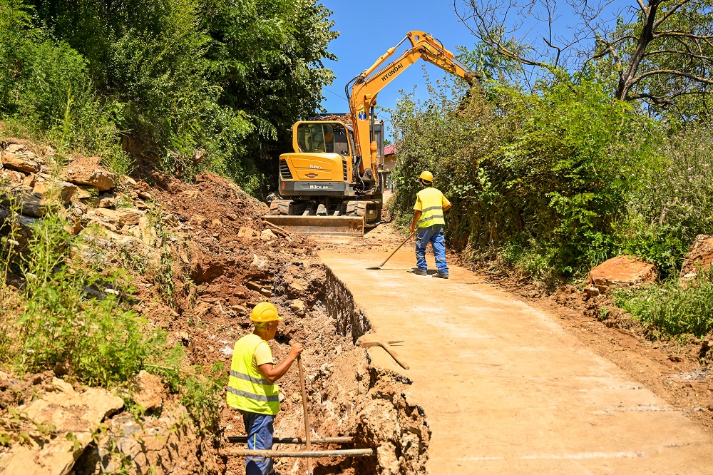 Rješavanje pitanja vodosnabdijevanja za više od 200 domaćinstava: Gradonačelnik obišao radove na rekonstrukciji sistema Grab