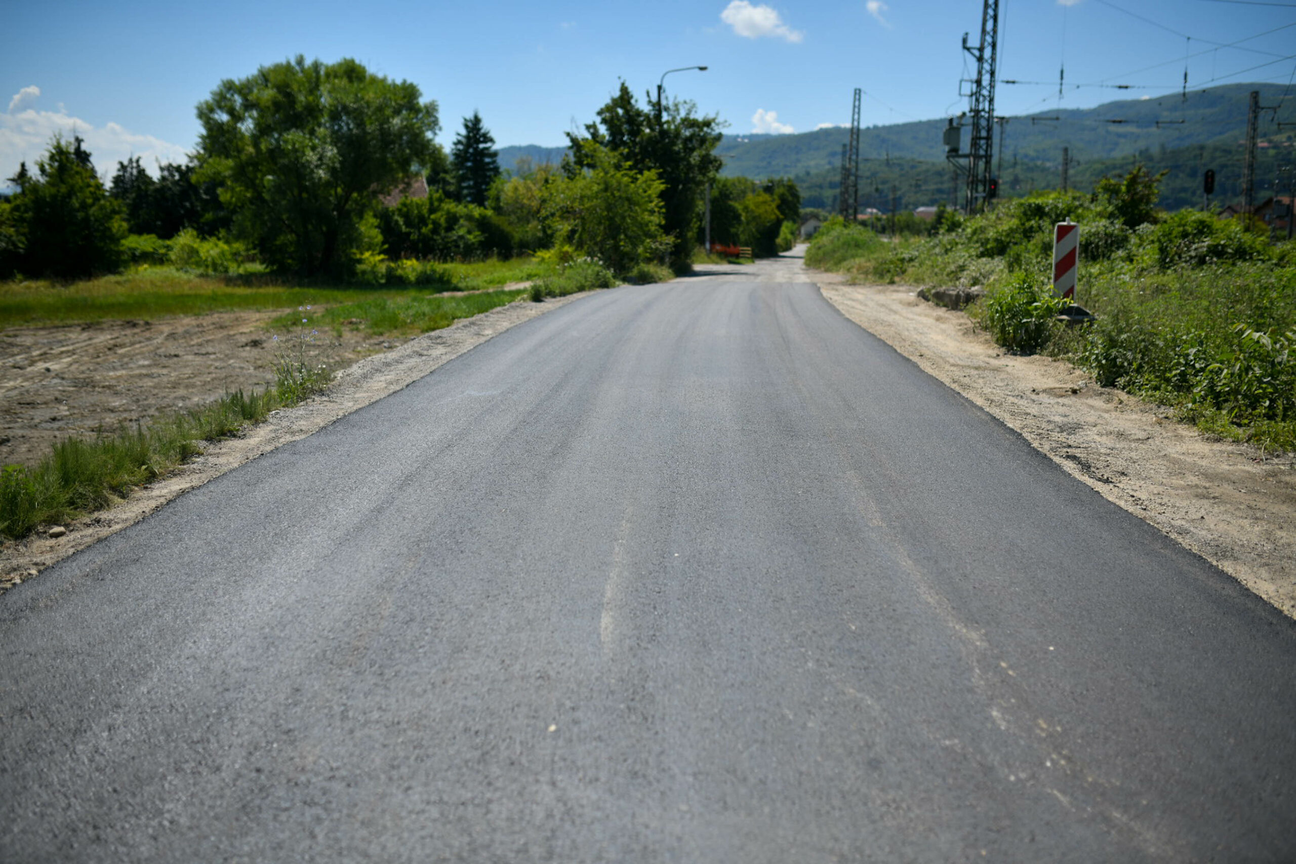 Počela sanacija ulica Slavka Božića Kobre i Tešana Podrugovića u Debeljacima