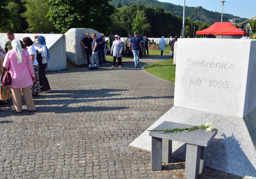 Sahranjeno 30 žrtava: Završena komemoracija u Potočarima