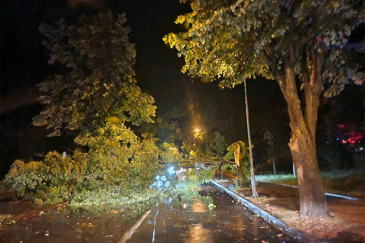 Olujno nevrijeme u Banjaluci (VIDEO)