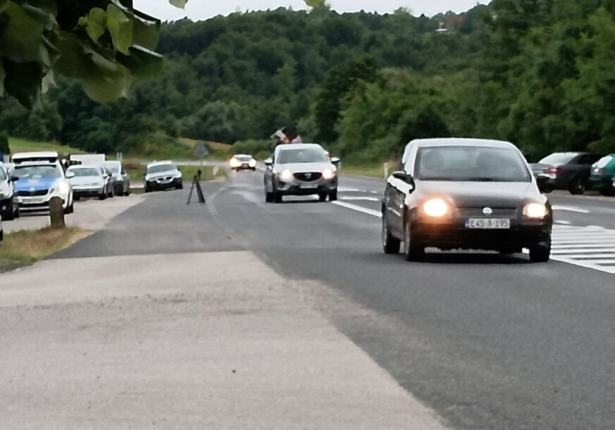 Zakon ne važi za policiju: Postavili radar na saobraćajnicu