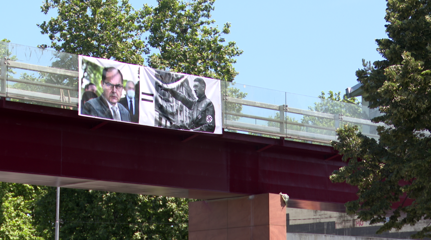 Šmit i Hitler na pasareli u centru Banjaluke?!