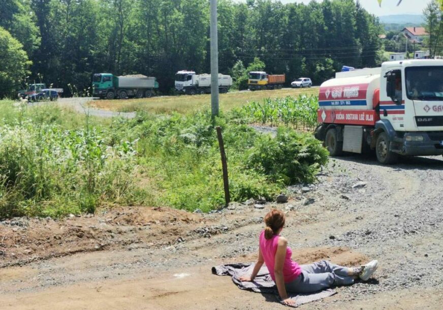 Opet protest zbog rudnika, mještani Bistrice zavapili “Za nas je ovo nova Oluja, raseliće nam selo” (FOTO)