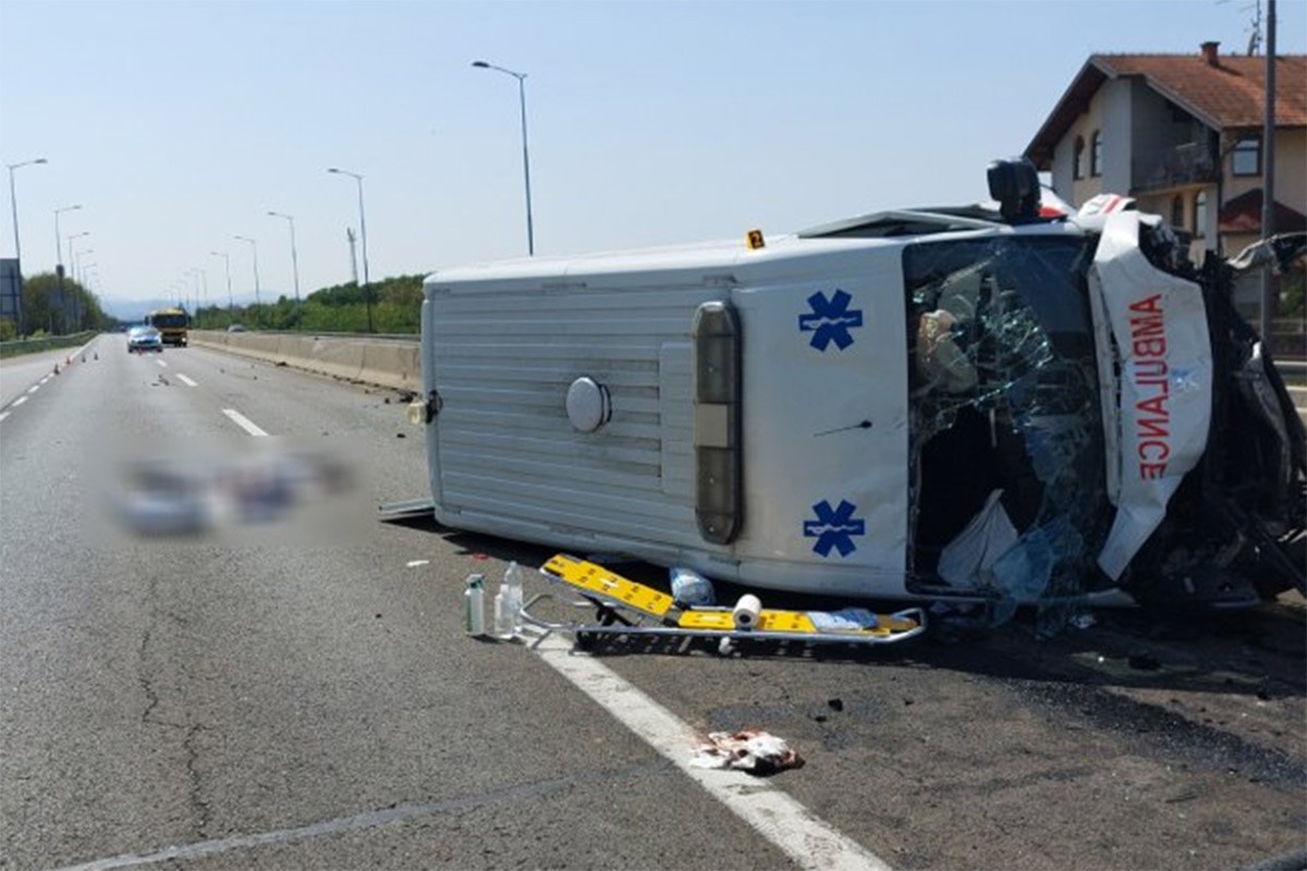 U nesreći na brzoj saobraćajnici Banjaluka – Laktaši stradala tridesetosmogodišnja žena