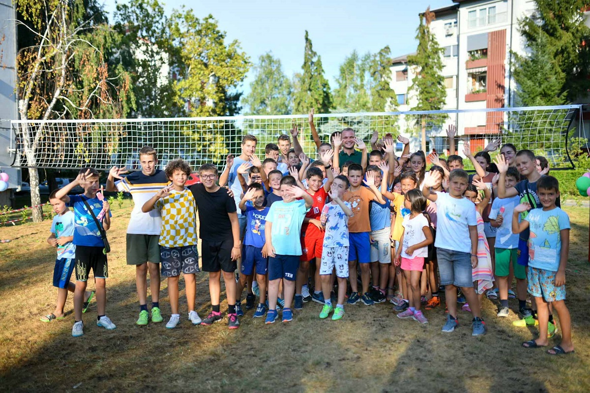 Uređeno mjesto za najmlađe sugrađane: Starčevica dobila novo igralište, mještane obišao i gradonačelnik