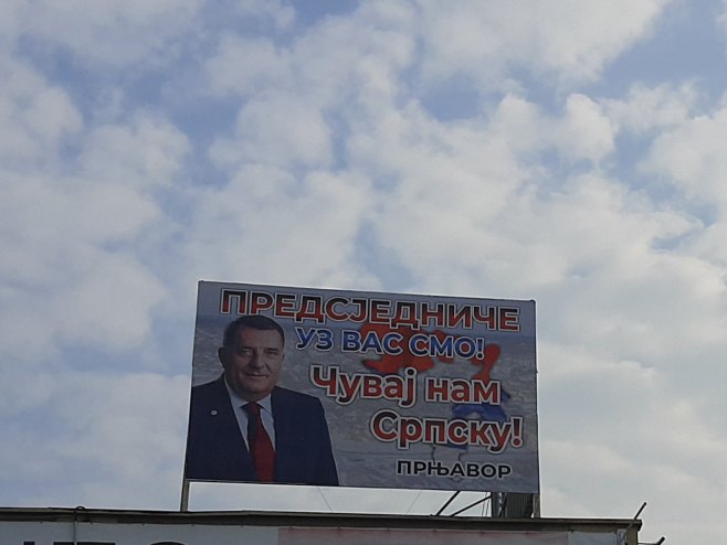 Na ulazu u Prnjavor osvanuo bilbord podrške Dodiku: “Predsjedniče uz Vas smo!”