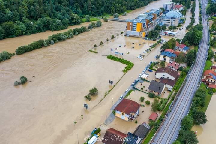 Skoro dvije trećine Slovenije pod vodom, šteta veća od 500 miliona evra