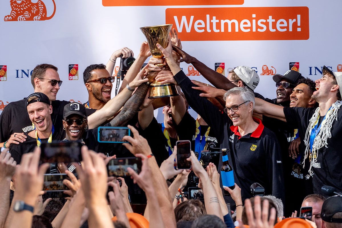 Svijet u šoku: Pogledajte kako su Nijemci dočekali svjetske prvake (VIDEO)