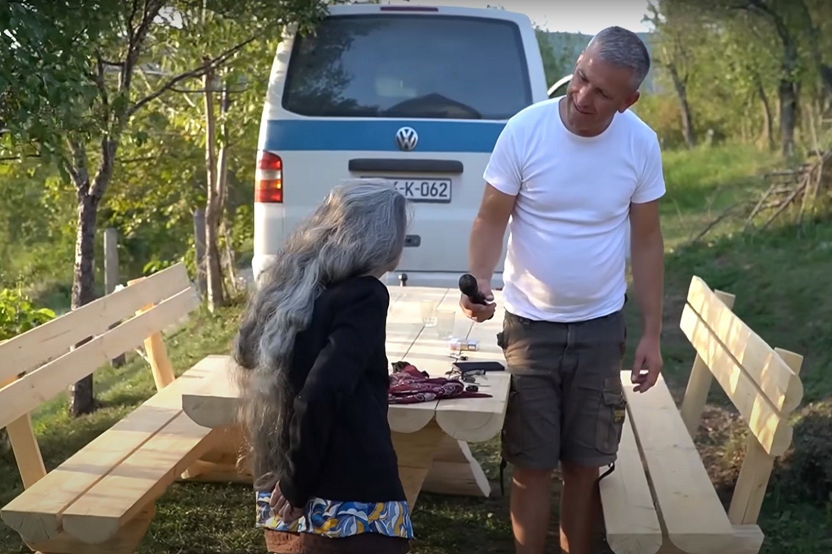 Baka Mara (84) pokazala dugu kosu, nikada nije bila kod frizera (VIDEO)