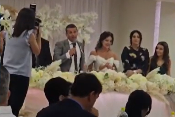 Kako je došlo do “pogibije”: Vukanović na svadbi ispričao gdje je upoznao suprugu (VIDEO)