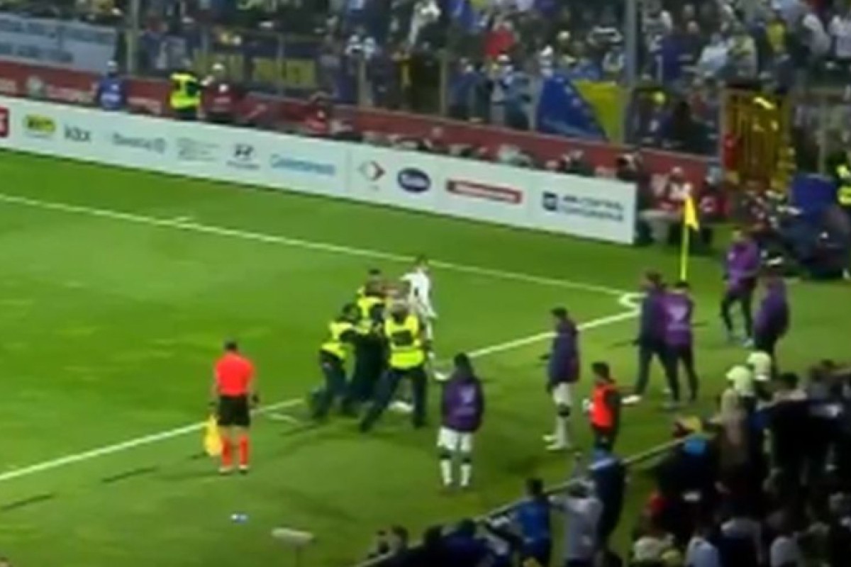 Ronaldo napadnut u Zenici: Navijač BiH uletio na teren i napao Portugalca