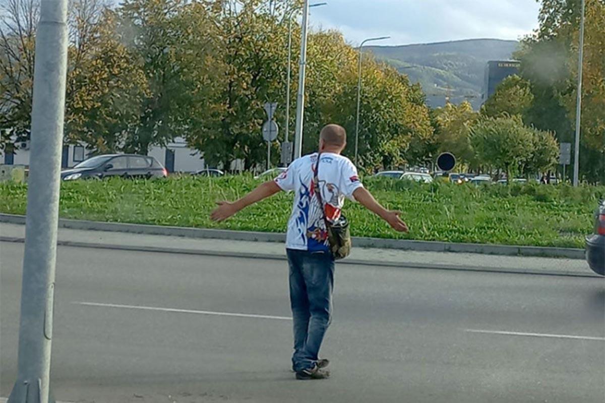 Muškarac u Banjaluci remetio saobraćaj glumeći policajca