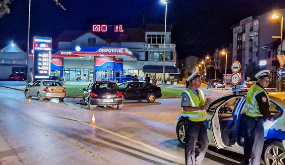 NESREĆA U BIJELJINI Dvije osobe povrijeđene u sudaru 3 vozila