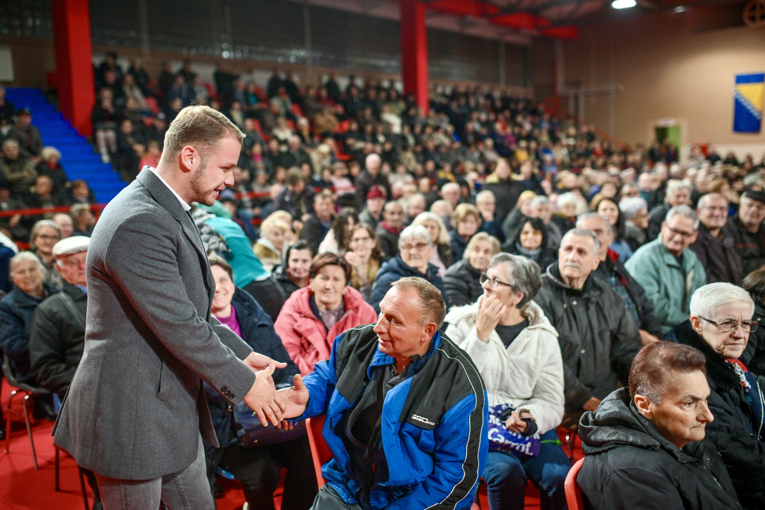 (FOTO) STANIVUKOVIĆ: Naredne godine besplatan javni prevoz za sve penzionere