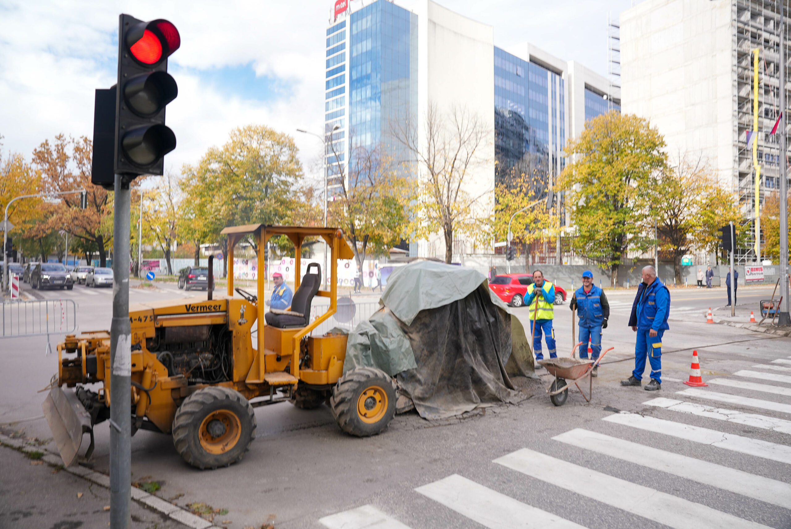 Veći protok saobraćaja i bezbjednije kretanje pješaka: U toku implementacija pametnih semafora u centru grada