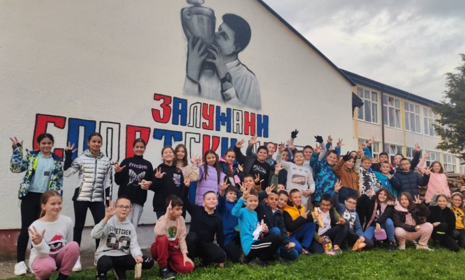 Đoković dobio mural na školi u Zalužanima