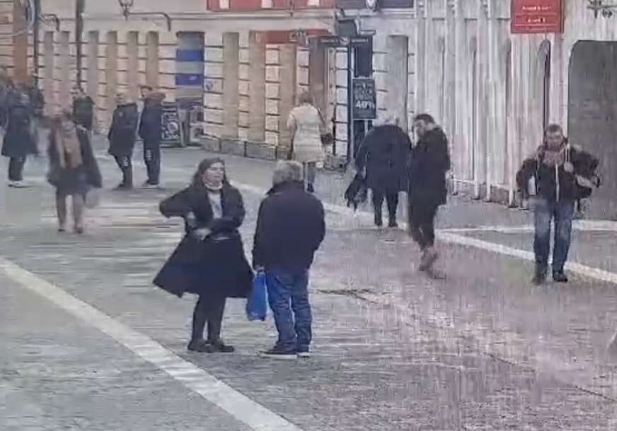 (VIDEO) Objavljen snimak napada na advokaticu u centru Banjaluke: Nasilnik zaradio prekršajnu prijavu zbog vrijeđanja