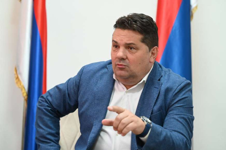 Stevandić: Dok branim Dodika, niži funkcioneri SNSD-a mi vršljaju po stranci
