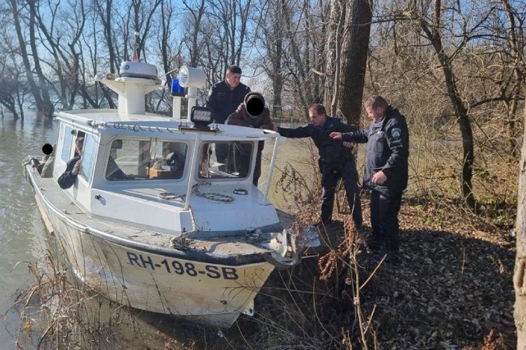 (VIDEO) “Ostali su zarobljeni u poplavljenom području” Granična policija objavila dramatično spasavanje migranata na granici Hrvatske i BiH