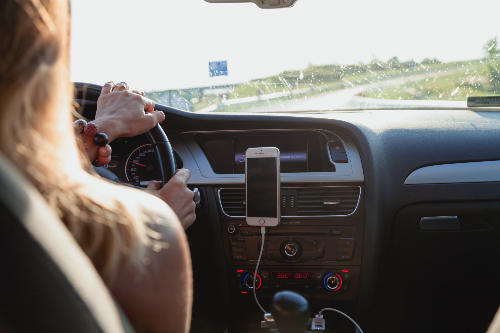 Kupci električnih auta biće OSLOBOĐENI CARINE i naredne godine