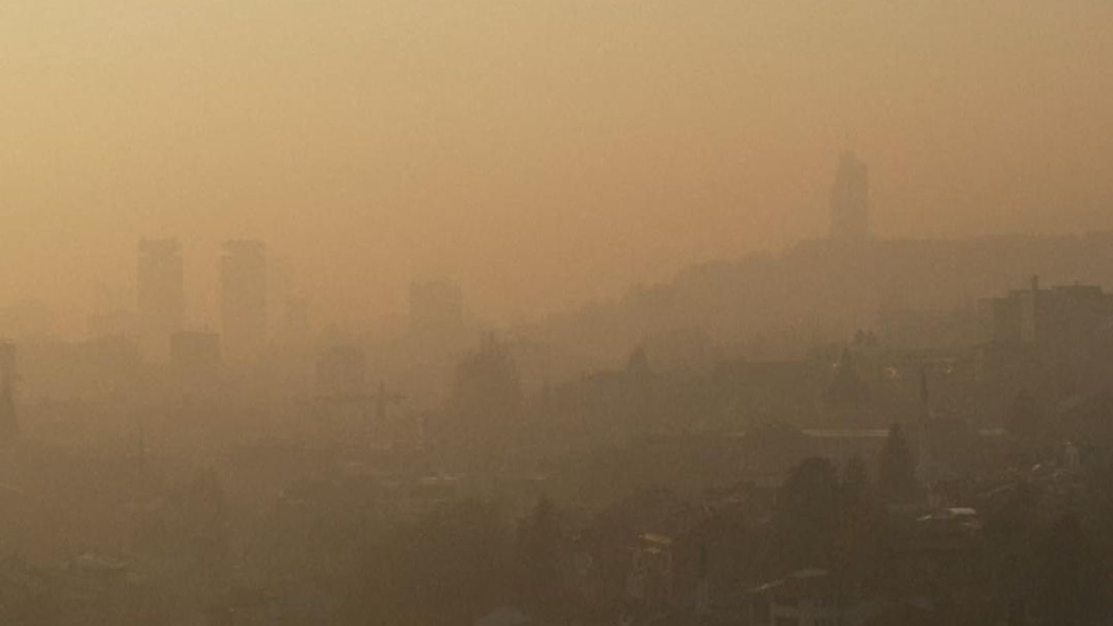 Na Međunarodnom aerodromu Sarajevo zbog smoga otkazani svi letovi